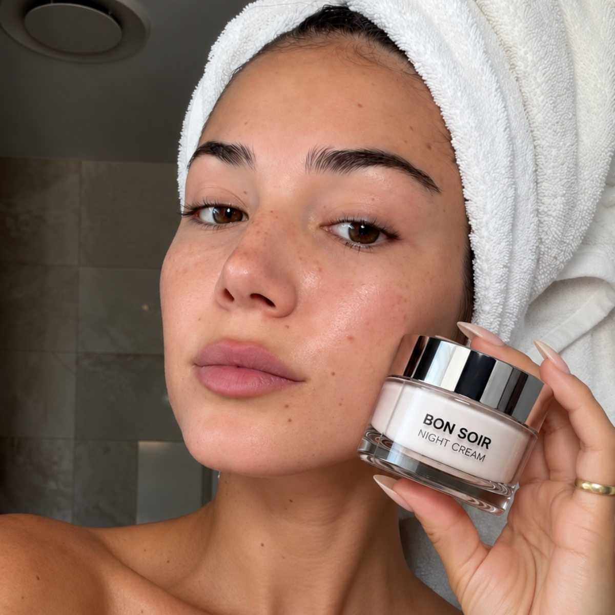 Bon Soir® – Nočný krém pre hebkú, vyživenú pleť, s overnight-glow efektom